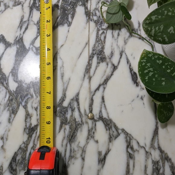 Vivi Sun Beautiful Sparkly Pendant necklace - Picture 4 of 4